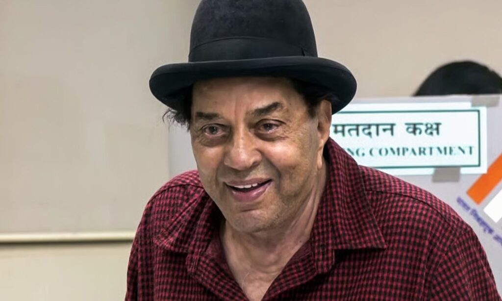 Dharmendra Passed Away