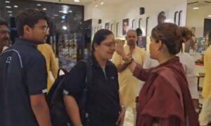 Lenskart Dress Code Controversy