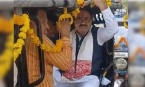 MP Industry Head Takes E Rickshaw