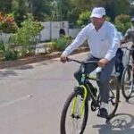 Jabalpur High Court Justice D.D. Bansal Arrives Court on Bicycle