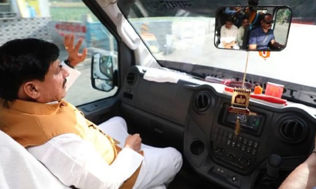 CM Mohan Yadav's Mini-Bus Journey