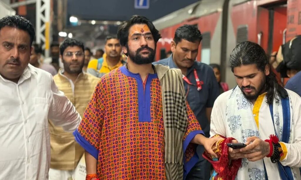 Dhirendra Shastri Train Journey